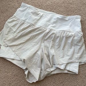White lululemon shorts